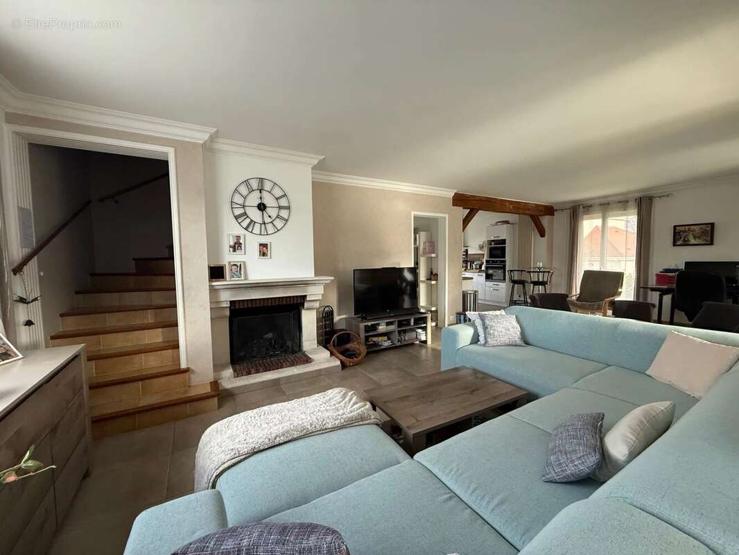 Maison à SAINT-MAURICE-MONTCOURONNE