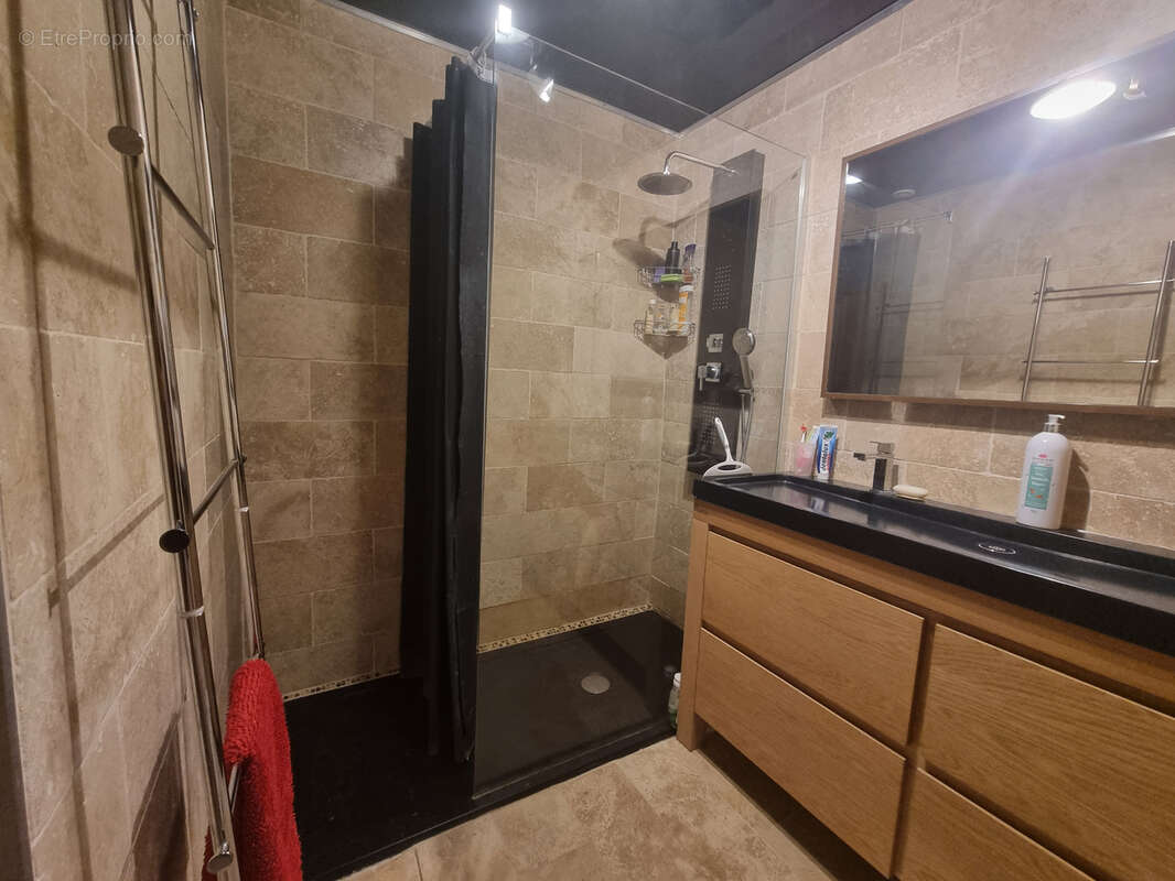 A Artignosc Villa T4 avec piscine et vue dégagée - photo 7