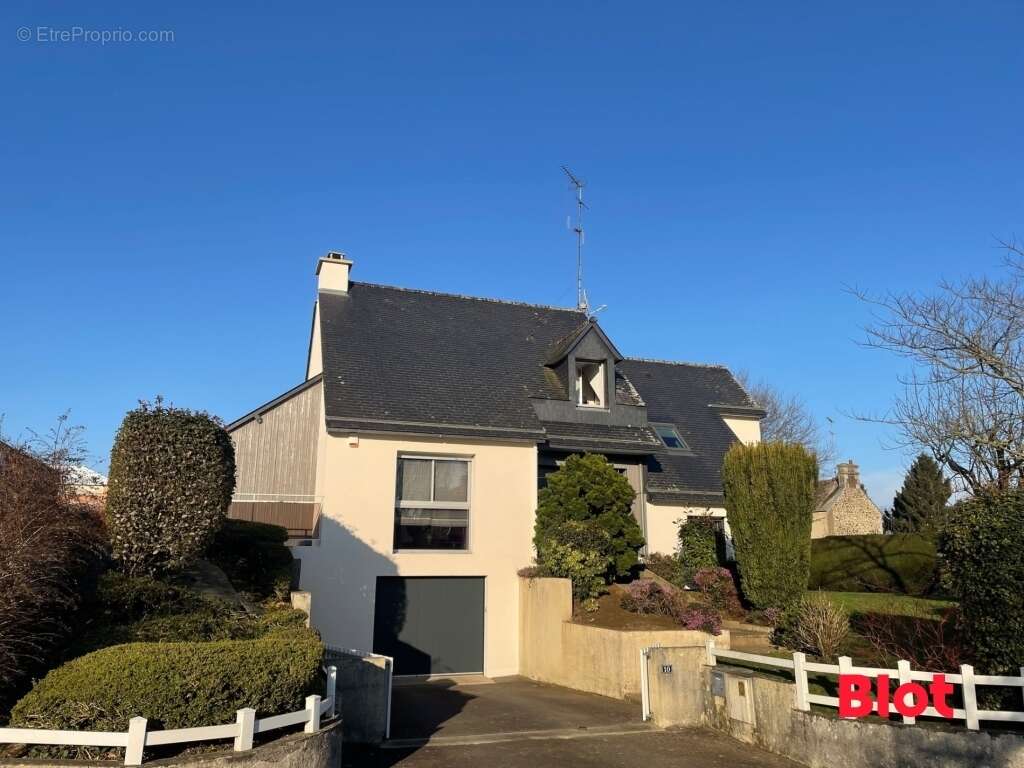 Maison à FOUGERES