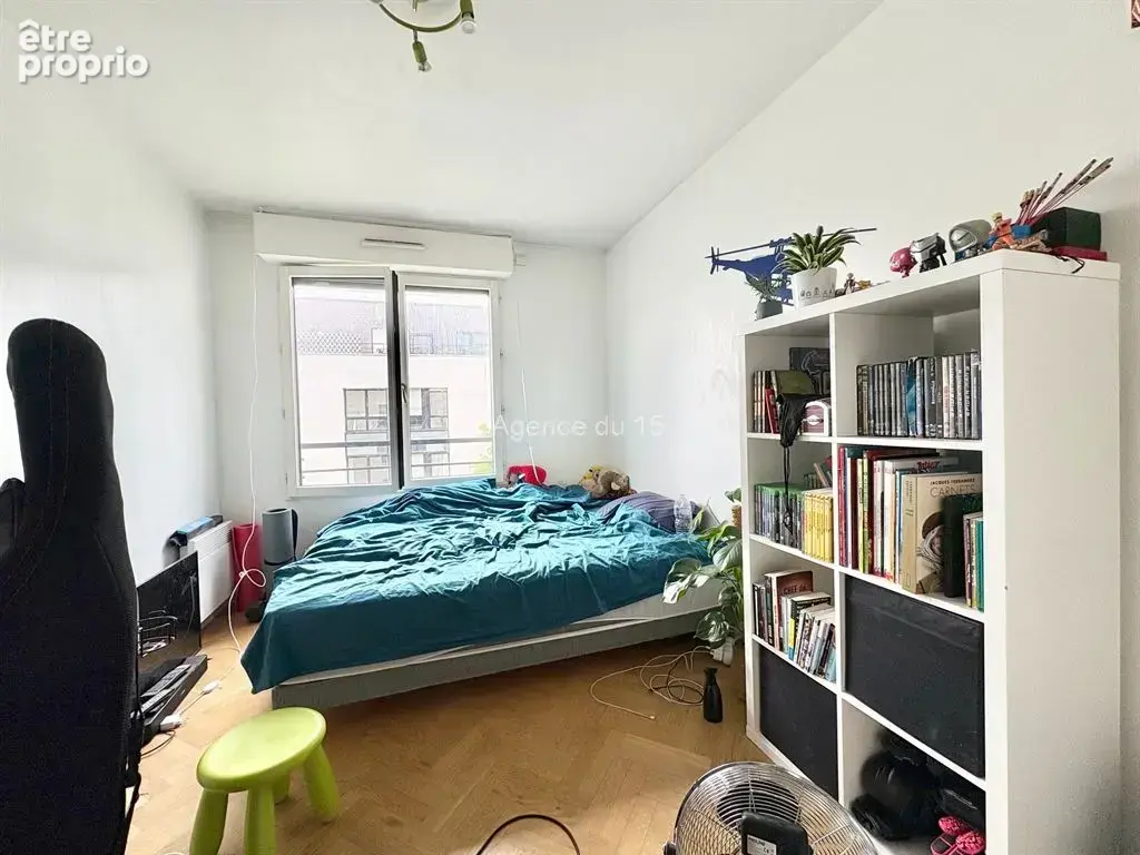 Issy - quai de seine / appartement familial / terrasse / vue degagee / cave / parking / - photo 7