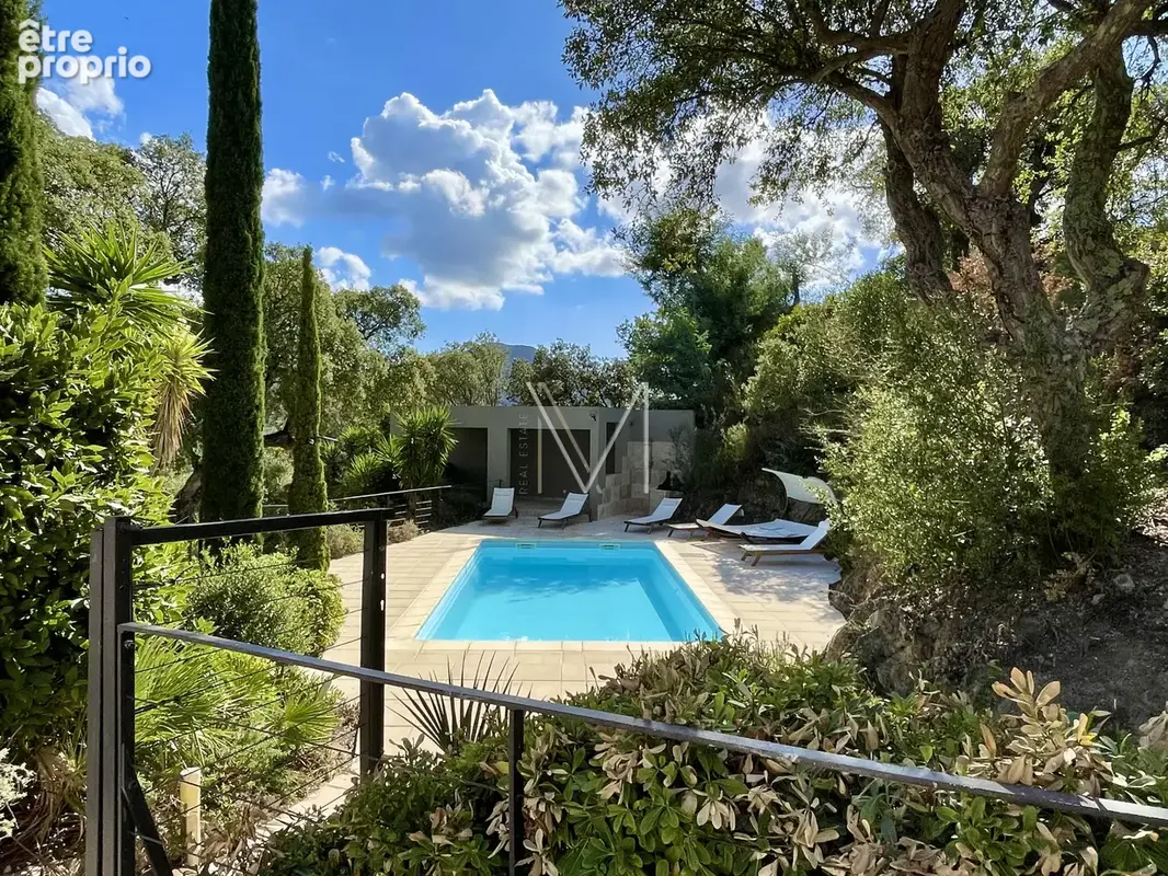 Belle propriété - position dominante - vue dégagée - au calme - proche du centre - photo 2