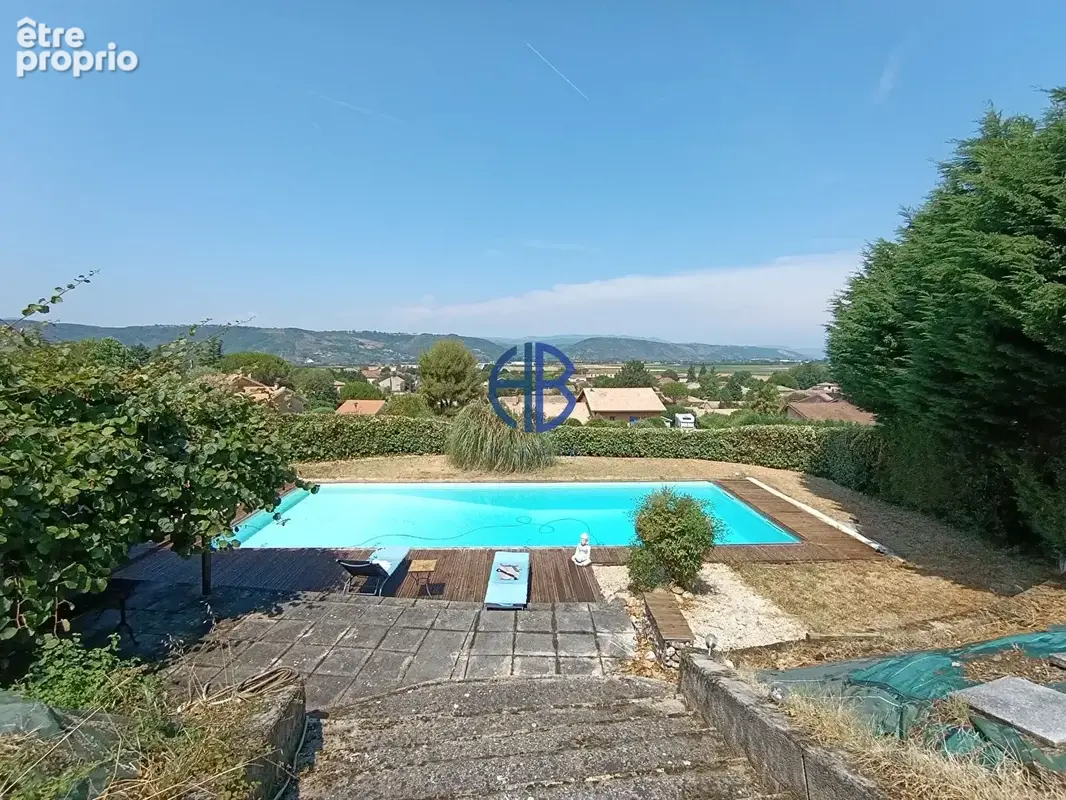 À Villa avec piscine et vue panoramique à Beausemblant - photo 4