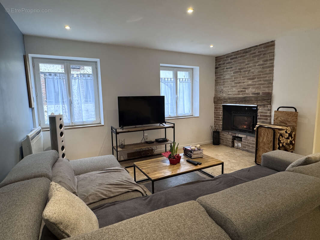 Maison à VILLENEUVE-LES-GENETS