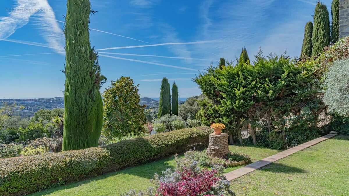 Maison à MOUGINS
