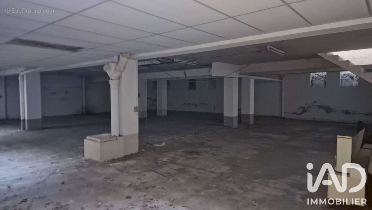 Parking 340 m² à Perpignan  - photo 2