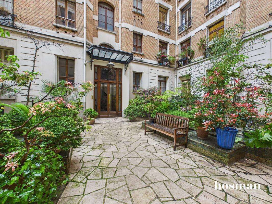 Appartement à PARIS-18E