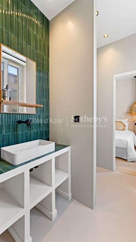 Appartement rénové de 68 m² avec terrasse et garage au cœur de Saint-Tropez - photo 11