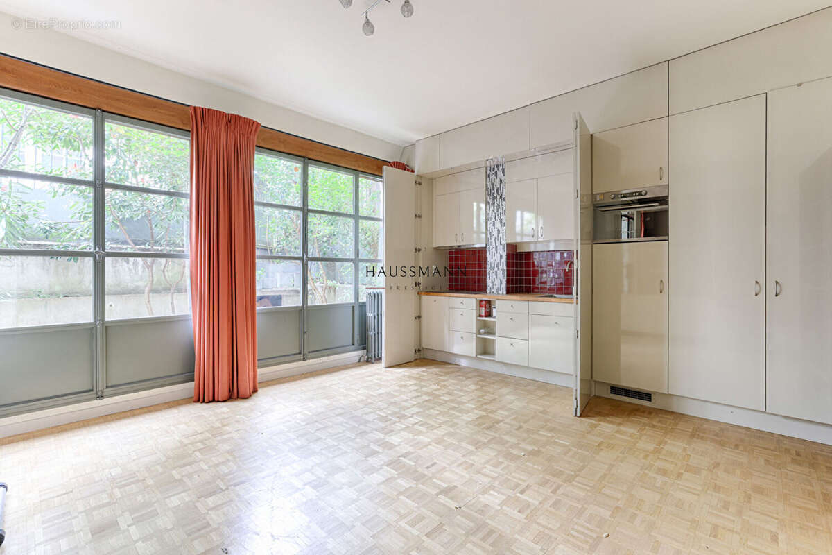 Maison à PARIS-18E