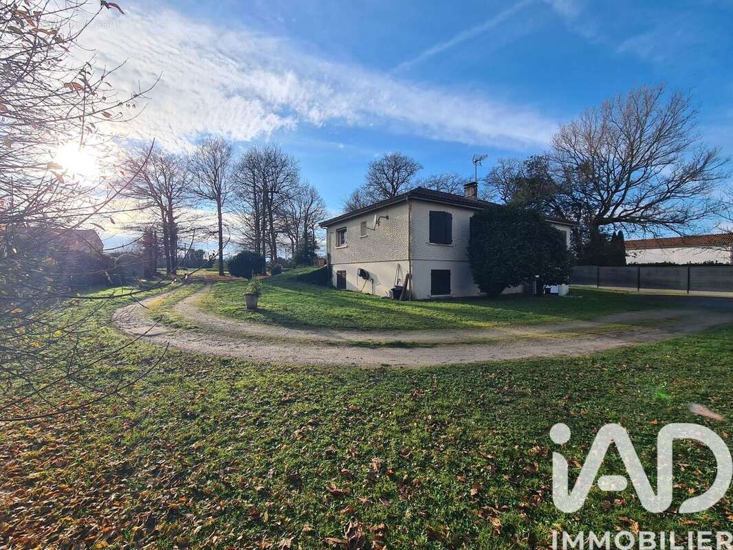 Photo 9 - Maison à SAINT-SULPICE-D'ARNOULT