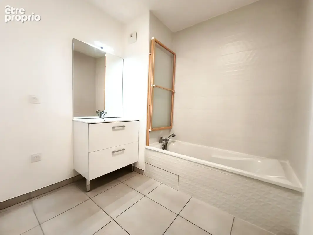 Grand T3 très récent et immeuble sécurisé - photo 9