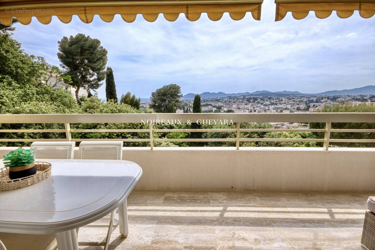 Appartement à LE CANNET