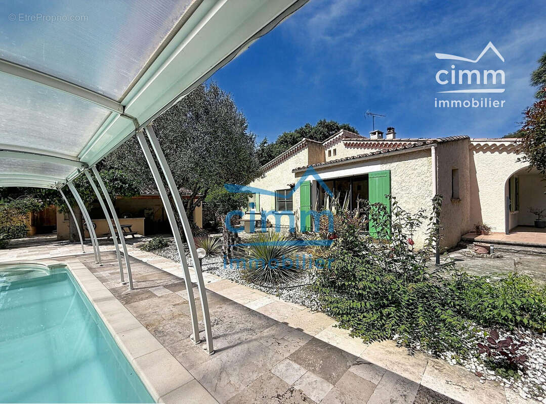 Maison 225 m² à Carpentras  - photo 2