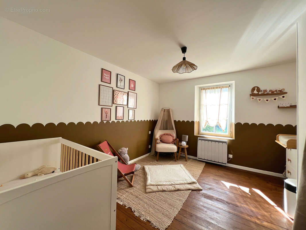 Maison à LE BOURG-D'IRE