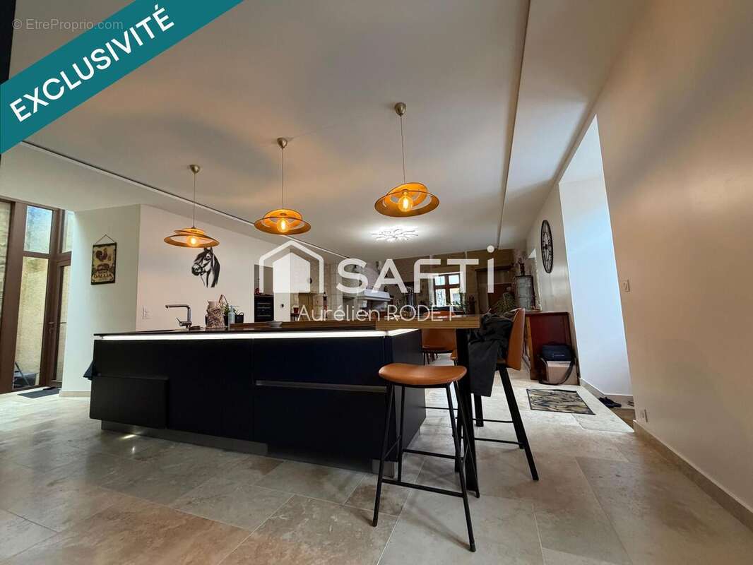Maison 270 m² à Reuilly  - photo 5