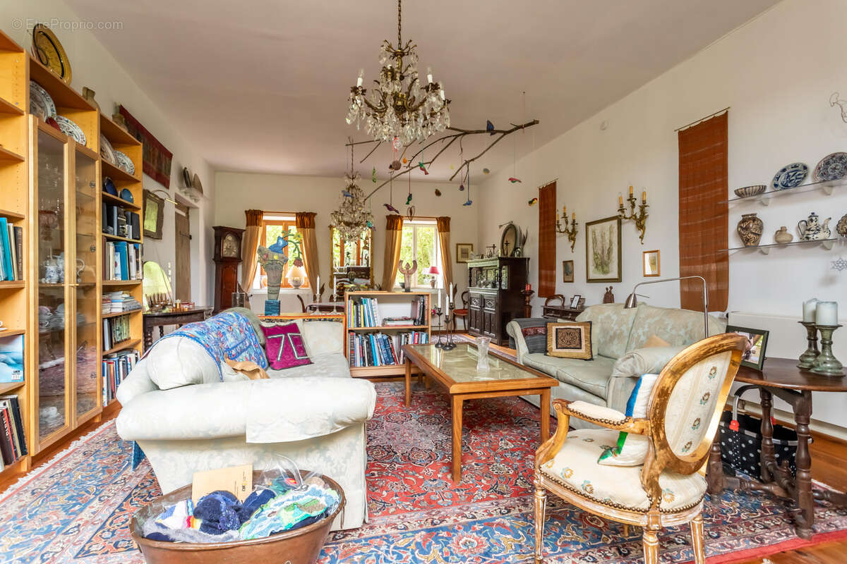 Maison à CHARLAS