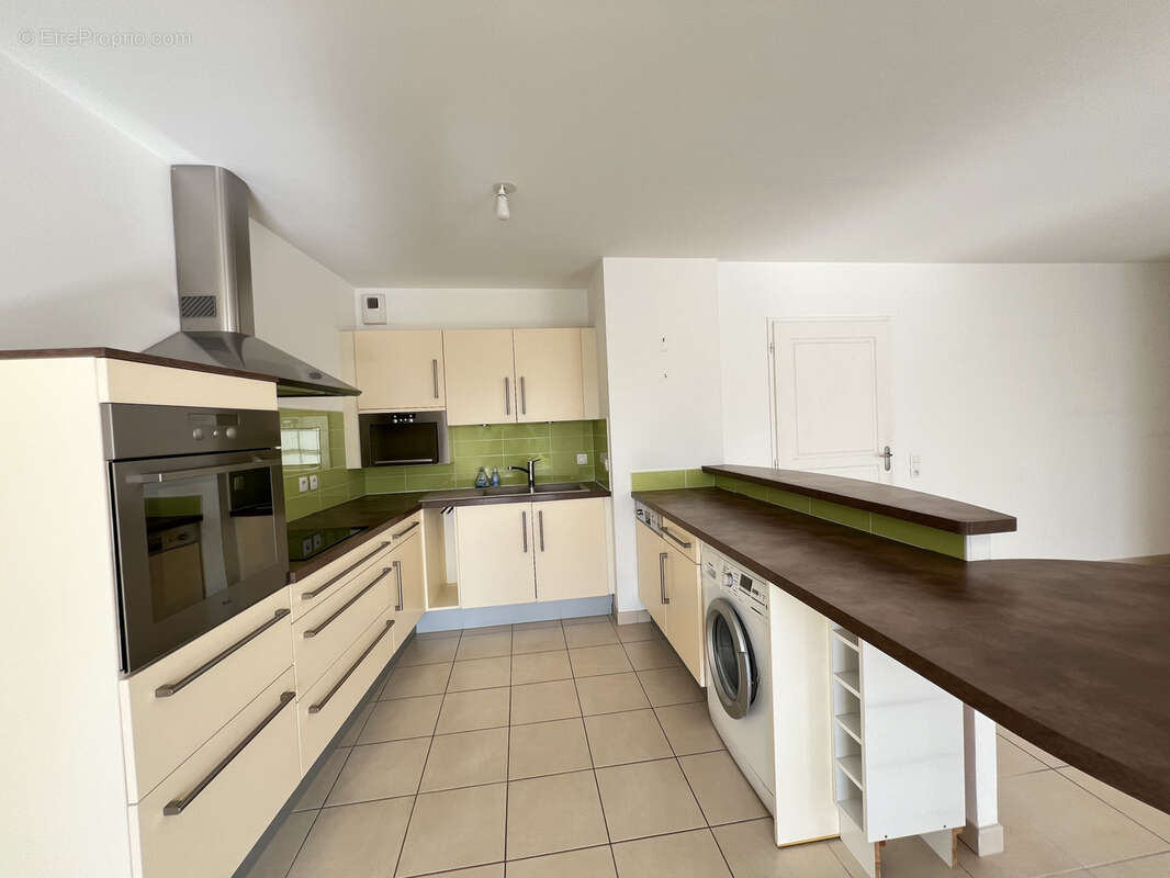 Appartement - 3 pièces - 83m2 la roche sur yon les halles - photo 3