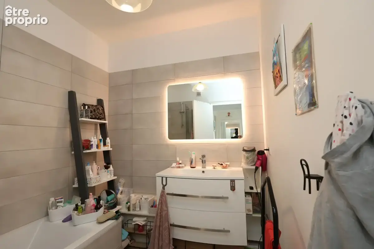 Le ban st martin appartement f3 sans travaux dernier etage avec cave et parking - photo 3