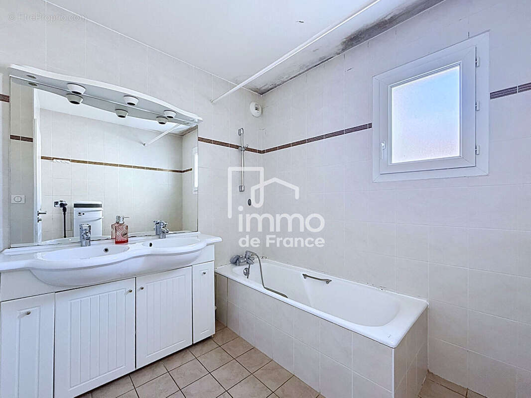 Appartement à BELLEGARDE-SUR-VALSERINE