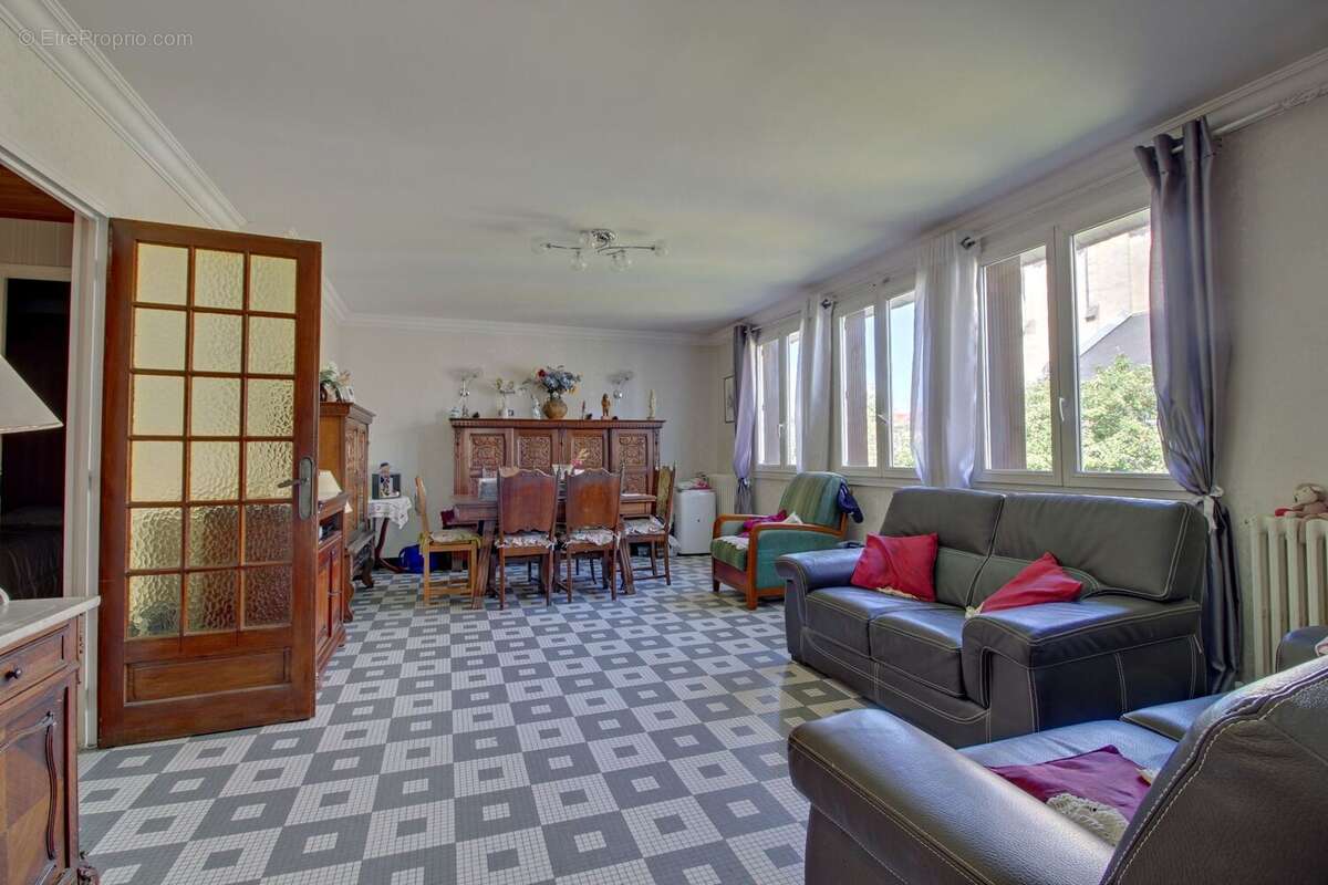 Maison à LES MUREAUX