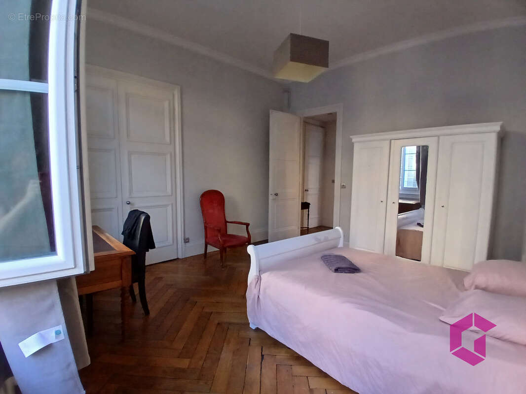 À vendre   Appartement bourgeois de 211 m2   Centre-ville de Saint-Étienne - photo 5