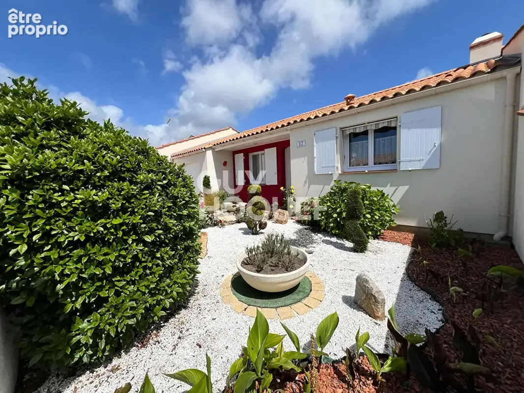 Maison à vendre à Saint Hilaire de Riez  Centre-ville - photo 2