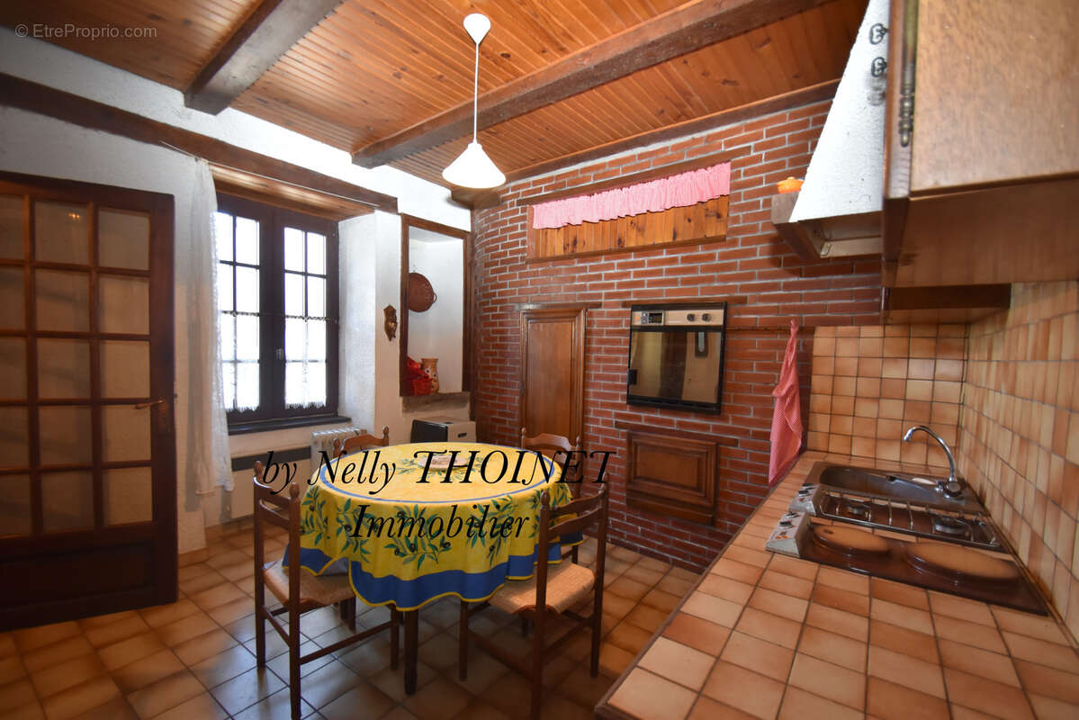 Dépt 63. egliseneuve d'entraigues, maison en pierre de village, 5 pièces - photo 3