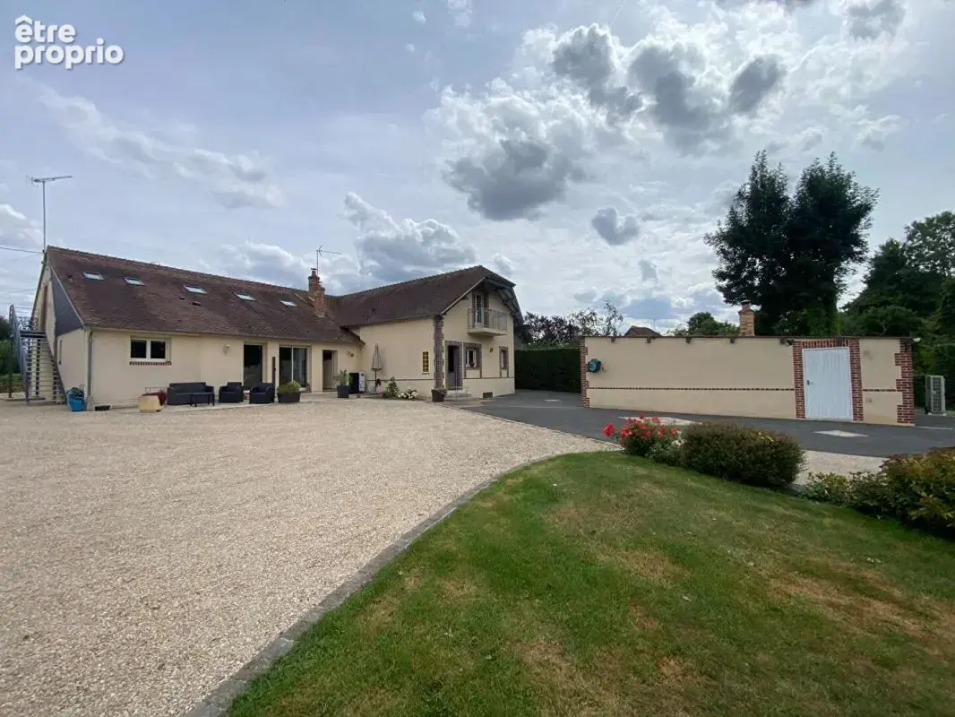 Propiété avec étang et rivière 273 m2 - photo 10