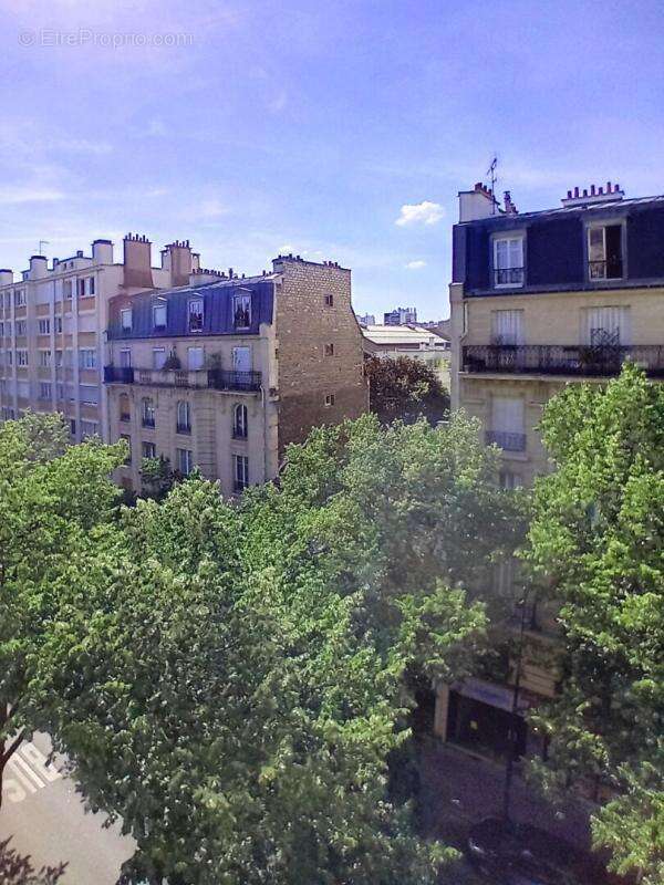 Appartement Haussmannien 75 m² traversant,  Balcons, ascenseur, chambre de service au 8 étage - photo 7