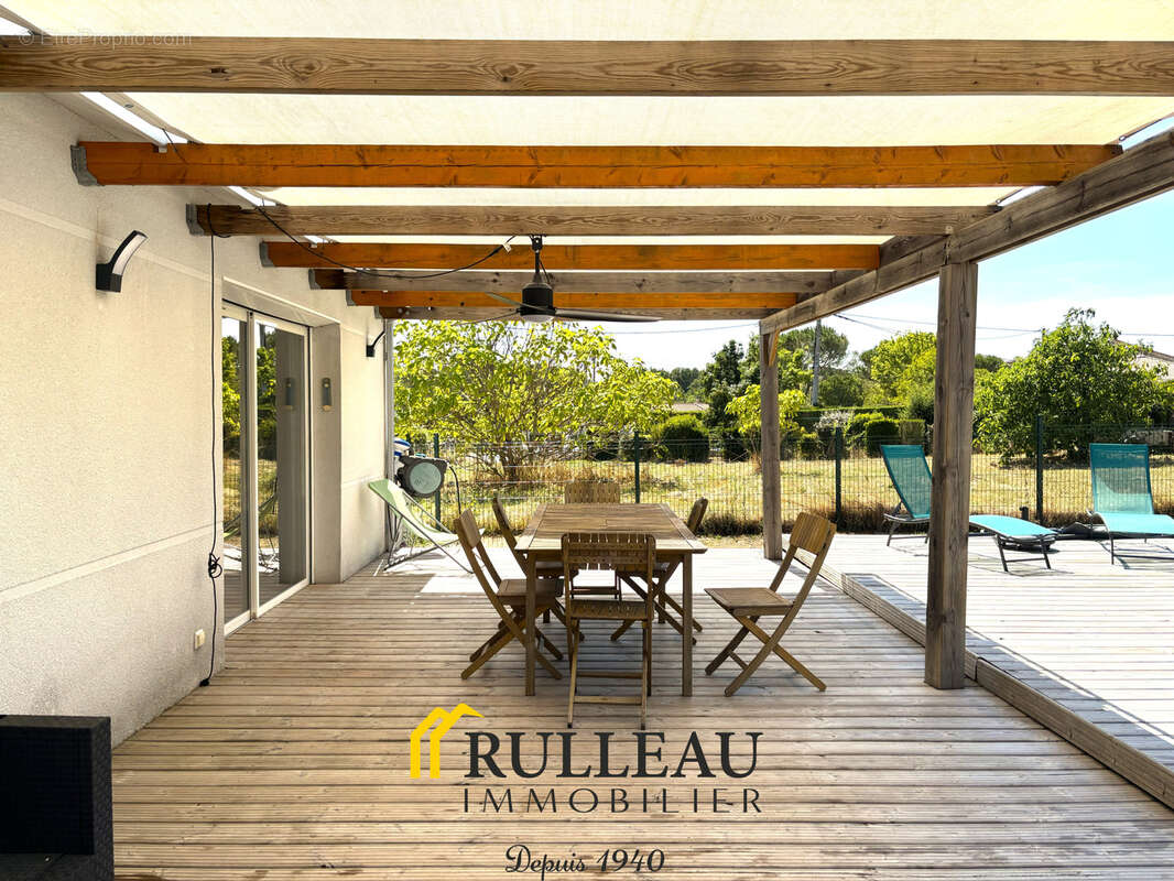 Maison contemporaine de plain-pied avec piscine, double garage et jardin à Saint-André-de-Cubzac - photo 3