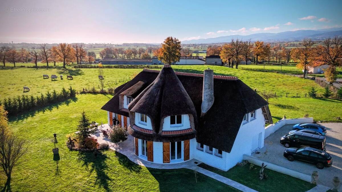 Maison à SAINT-FORGEUX-LESPINASSE