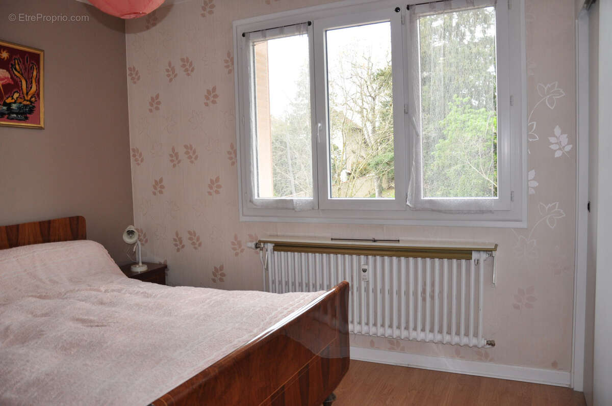 Bel appartement traversant de 70 m2, avec deux grands balcons, un garage, et une cave. - photo 10