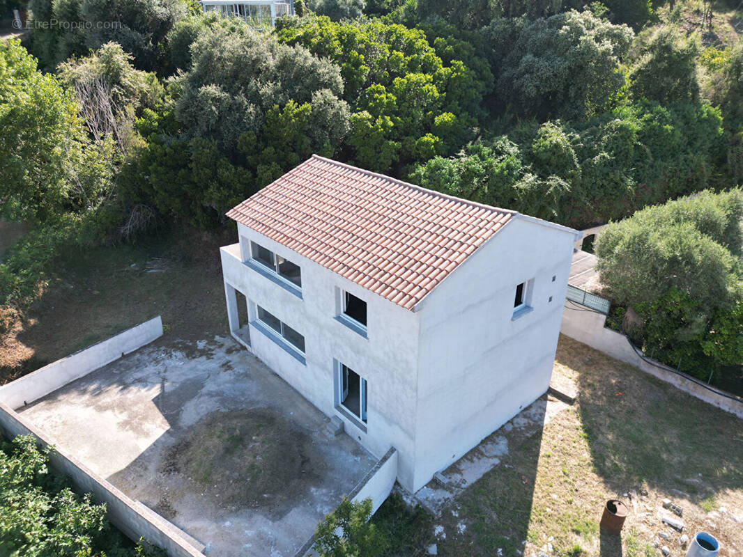Maison à BORGO