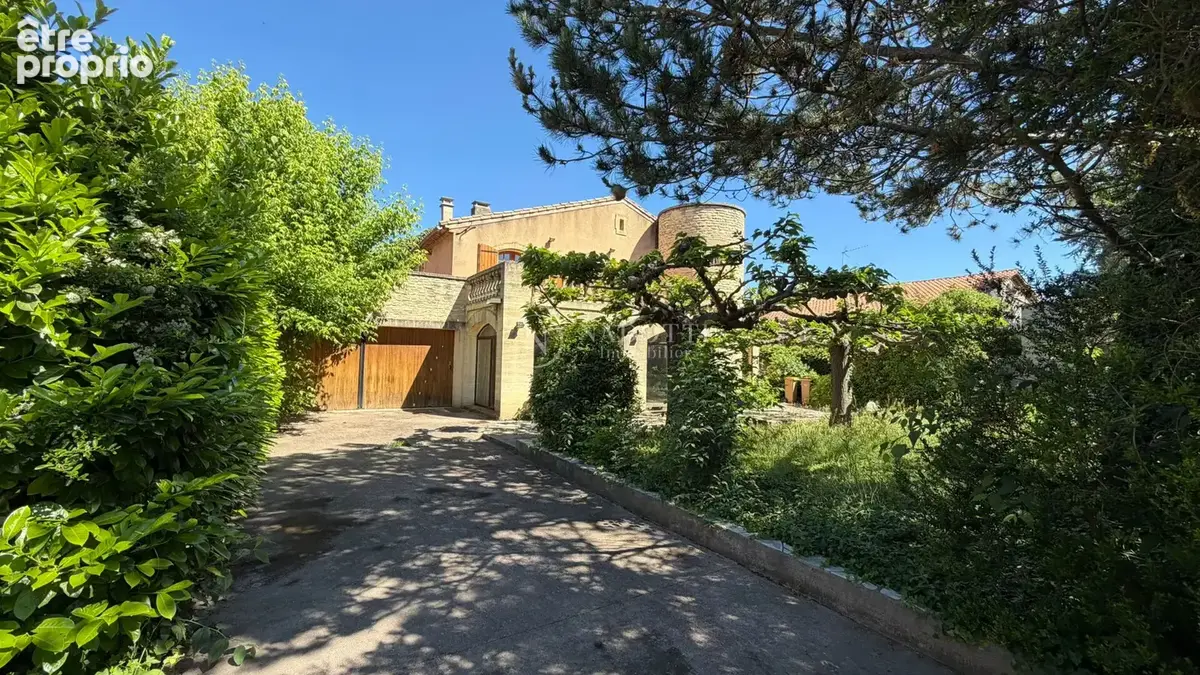 Superbe bâtisse  de 150m² sur jardin clos  à CAVAILLON. - photo 6
