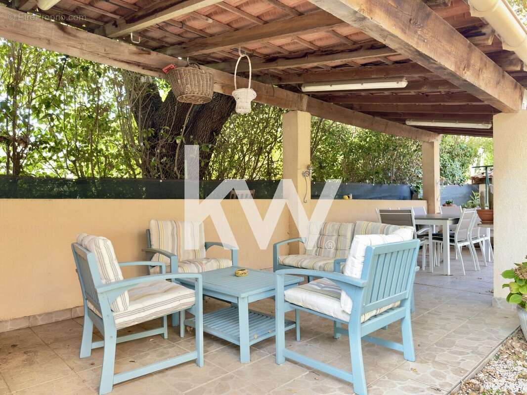 Maison à POURRIERES