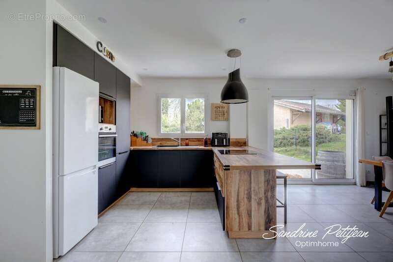 Maison à VILLARS-LES-DOMBES