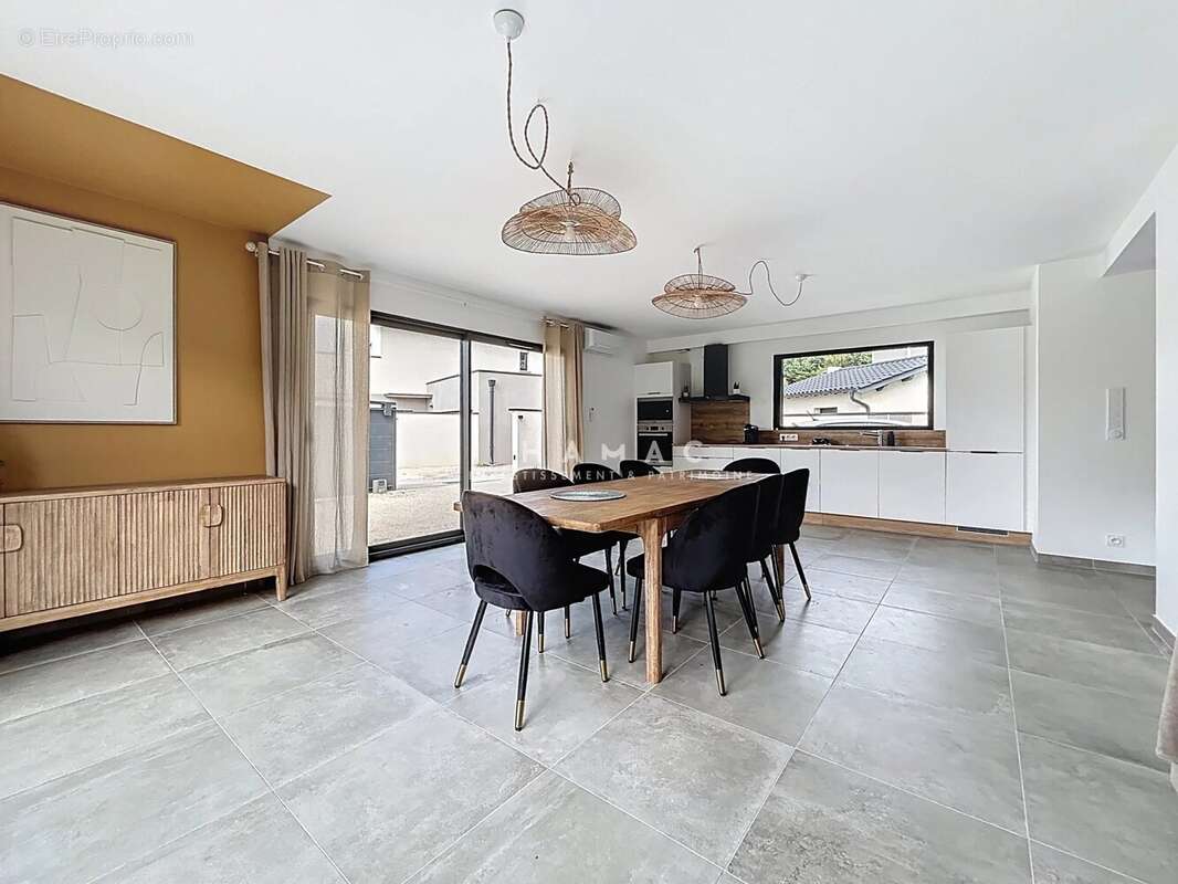 Maison à TASSIN-LA-DEMI-LUNE