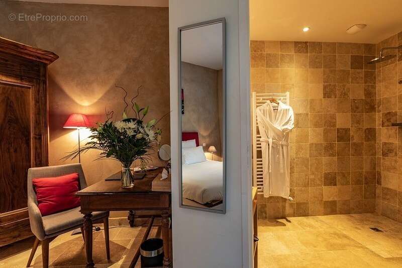 Dpt  (32) : ELEGANT CHATEAU XIX, sans travaux, bases médievales avec douves, piscine, sur 9100m2 jardin clos - photo 13