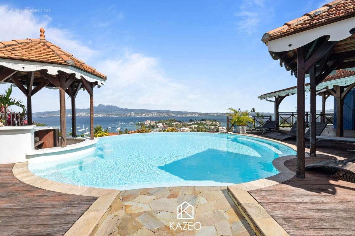 Maison à LES TROIS-ILETS