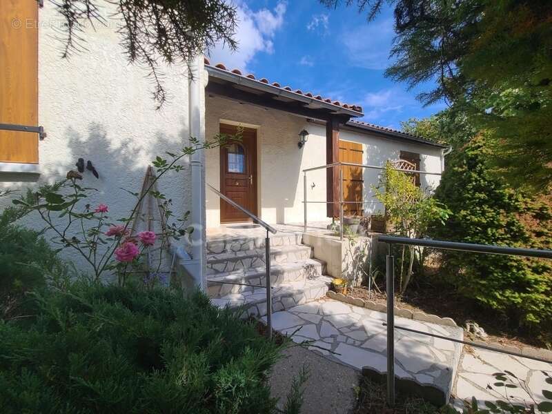 Maison à SAINTES