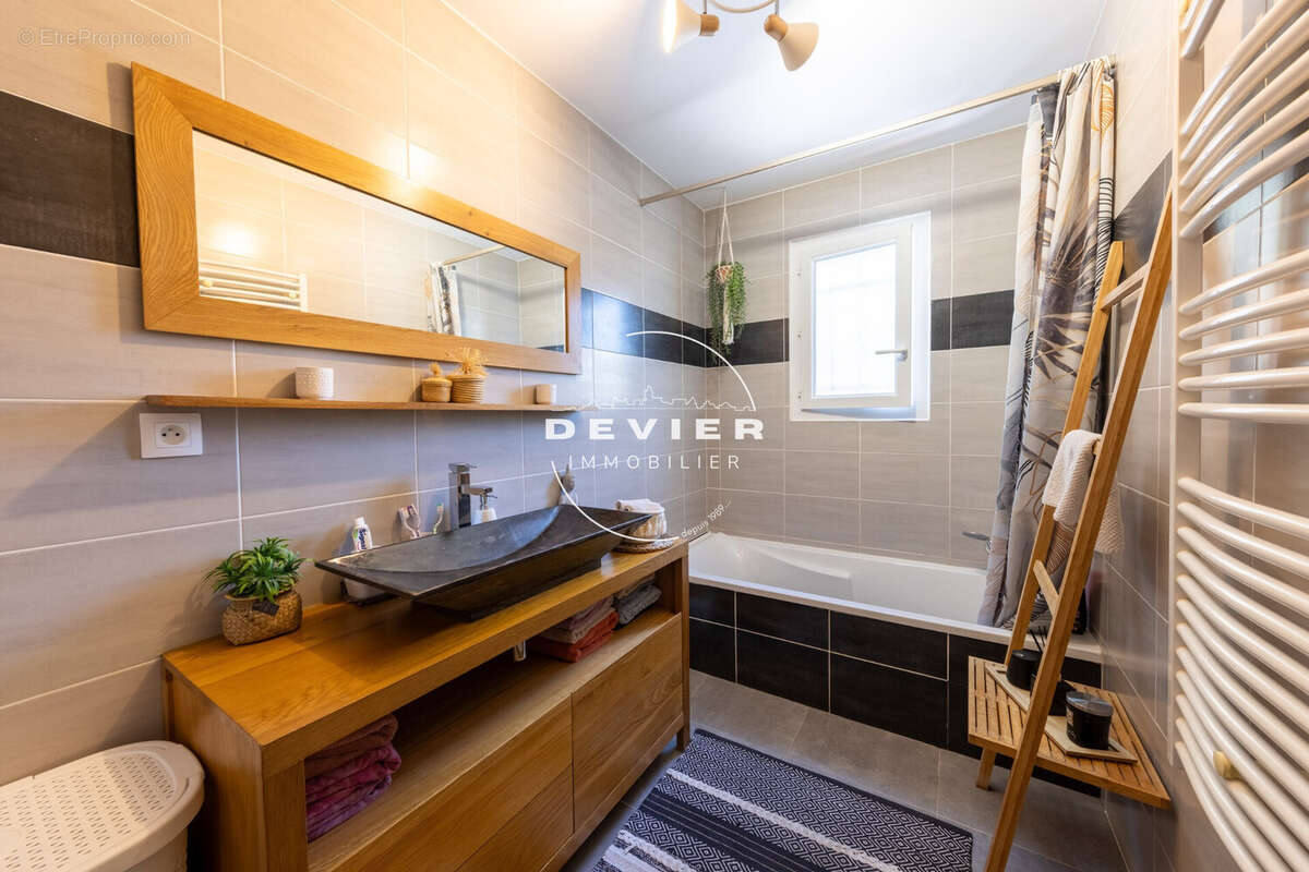Maison 84 m² à Restinclieres  - photo 6