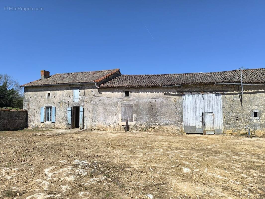 Maison à LIMALONGES