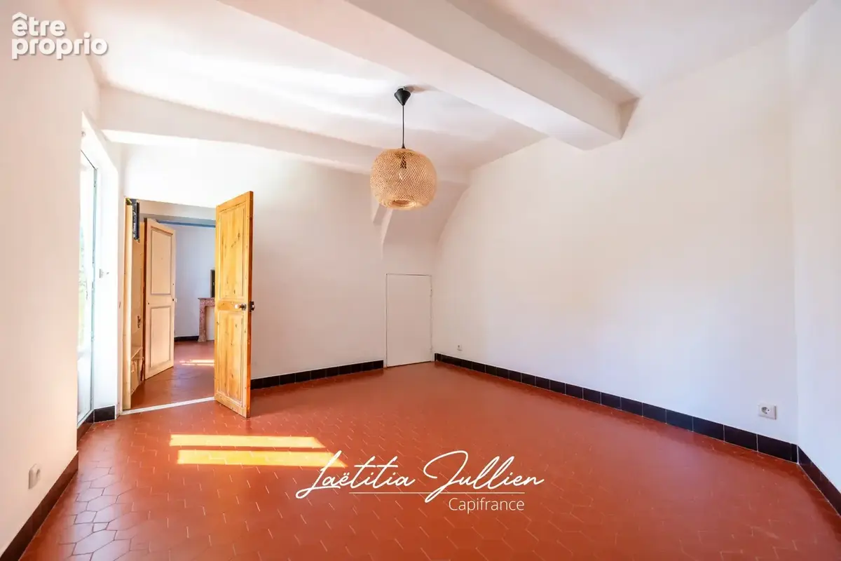 Lascours – Maison de village T4 avec jardin, terrasse et stationnement - photo 14