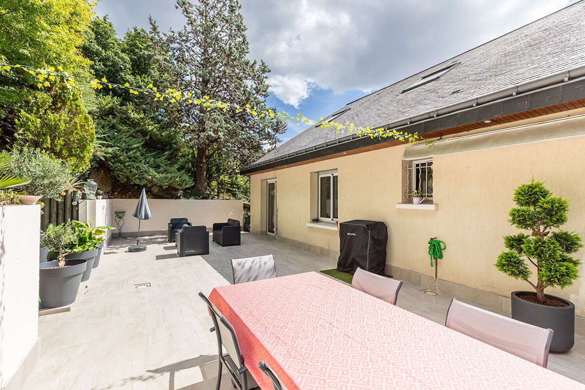 Maison à SAULX-LES-CHARTREUX
