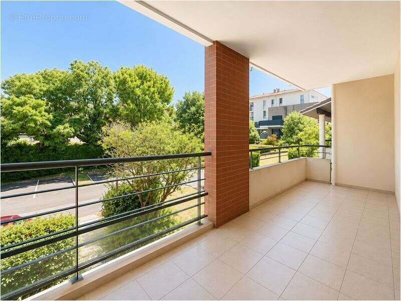 T3 de 55 m² avec terrasse et parking - photo 3