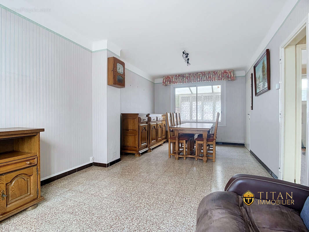 Maison 3 chambres, véranda, jardin à Coudekerque-Branche (59210) - Titan Immobilier 