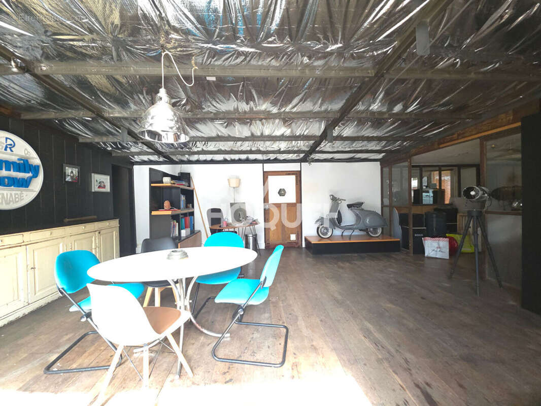 Maison de 100 m² avec beaux volumes et fort potentiel d'aménagement - photo 4