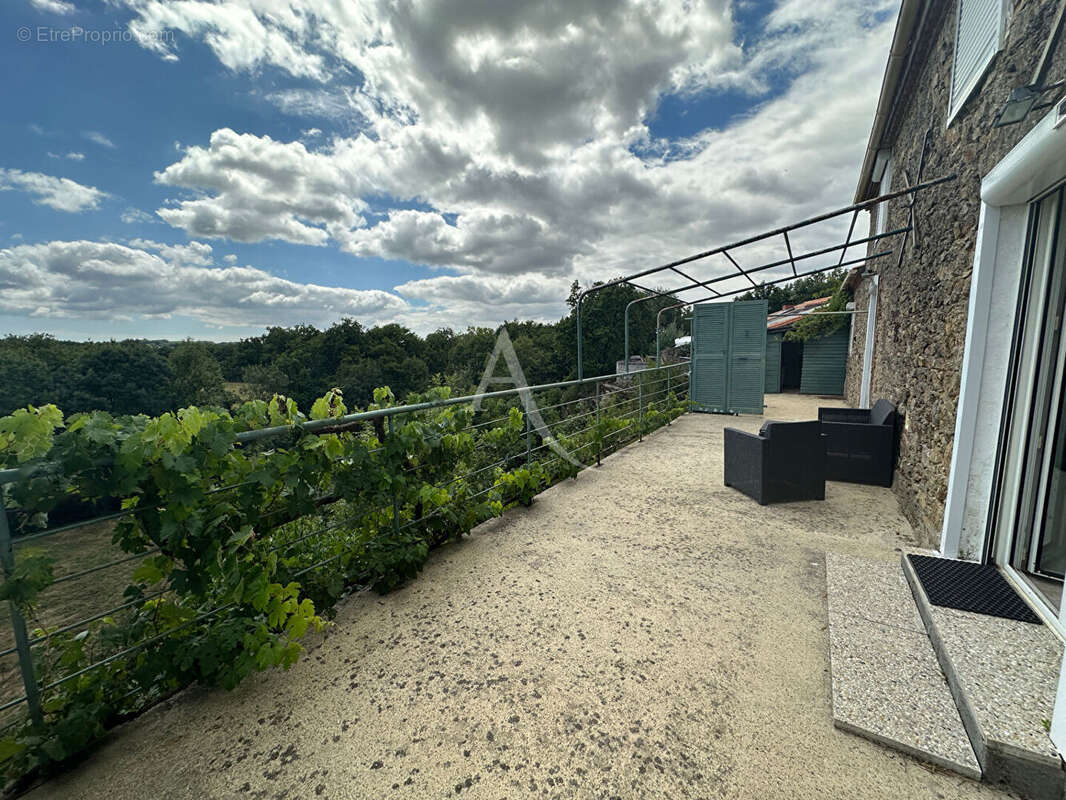 Maison à LA CHAPELLE-PALLUAU