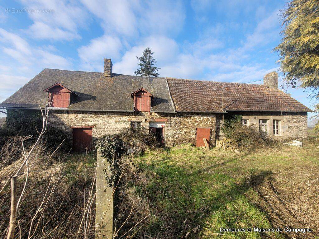 Maison à SAINT-HILAIRE-DU-HARCOUET