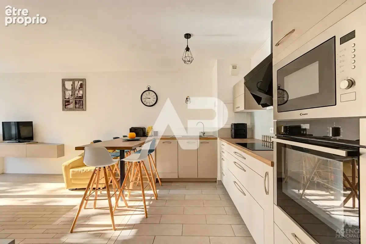 Appartement Rueil Malmaison 3 pièce(s) 62.86 m2 - photo 2