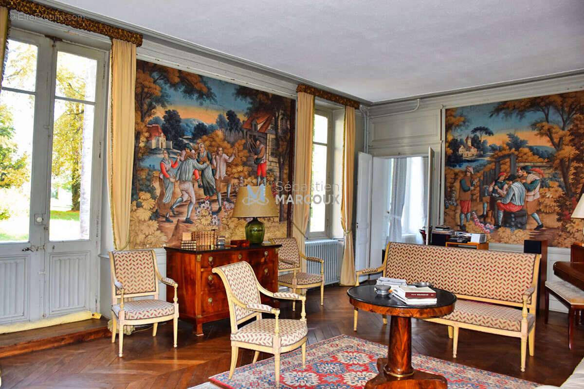 Maison à SURY-LE-COMTAL